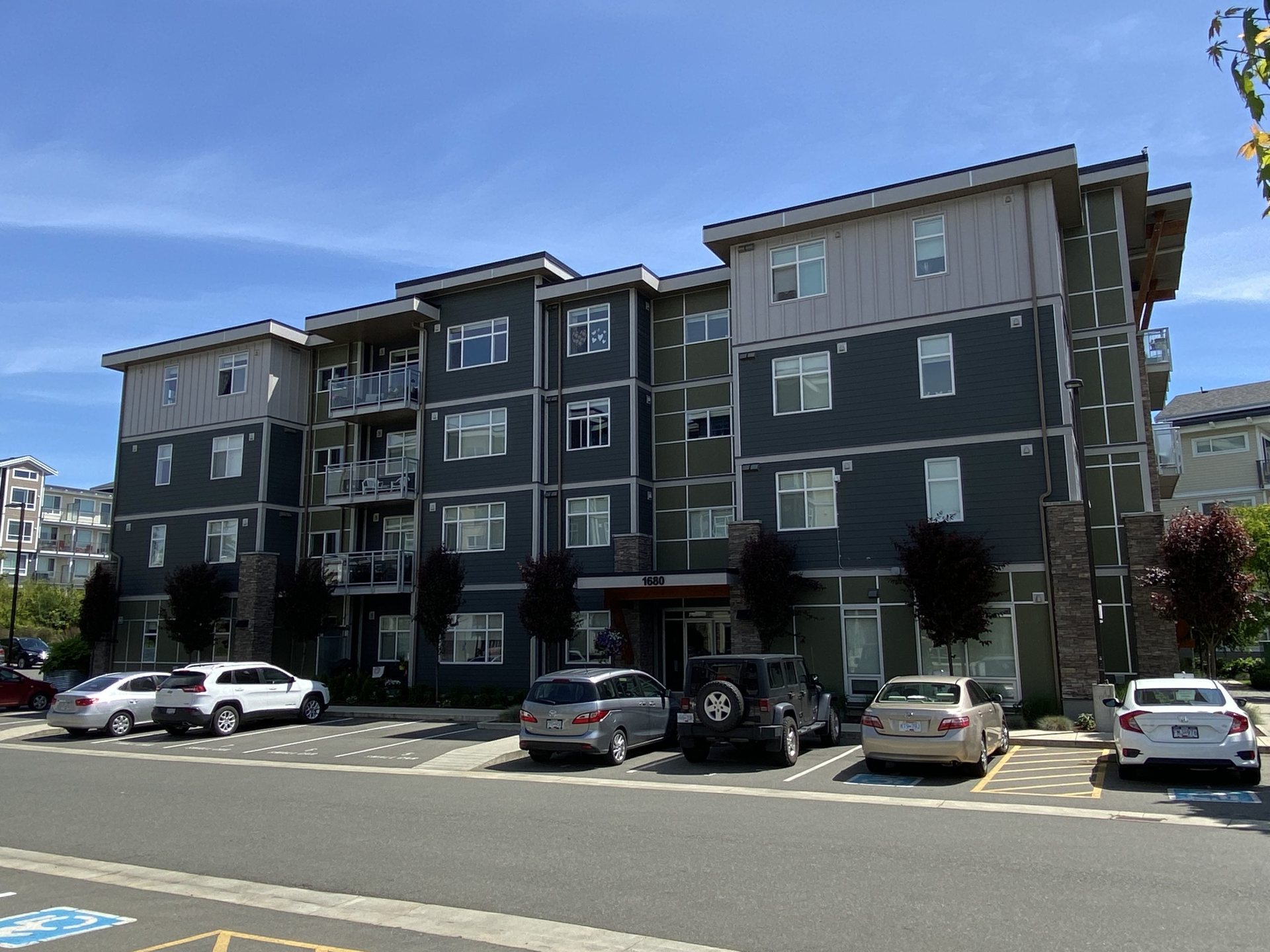 Four-storey apartment building